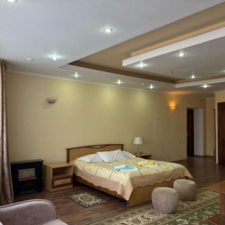 Tri Korony Otel Çolpan Ata Dış mekan fotoğraf