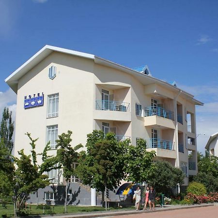 Tri Korony Otel Çolpan Ata Dış mekan fotoğraf