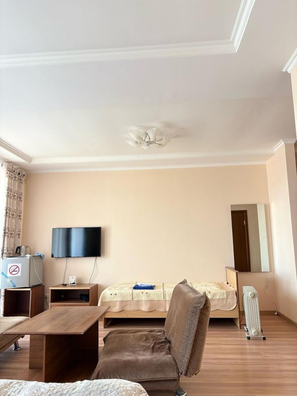 Tri Korony Otel Çolpan Ata Dış mekan fotoğraf