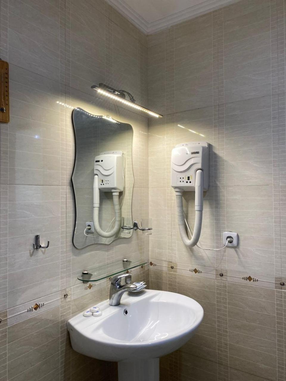 Tri Korony Otel Çolpan Ata Dış mekan fotoğraf
